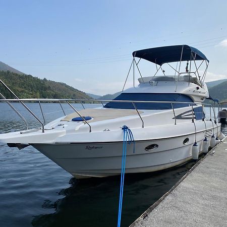 Отель Aquadouro Yacht Radames - Sleep Boat Experience Каштелу-ди-Пайва Экстерьер фото