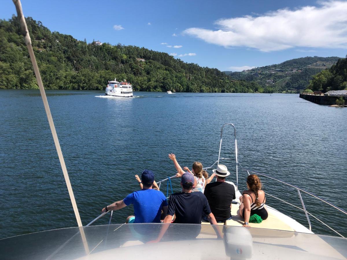 Отель Aquadouro Yacht Radames - Sleep Boat Experience Каштелу-ди-Пайва Экстерьер фото