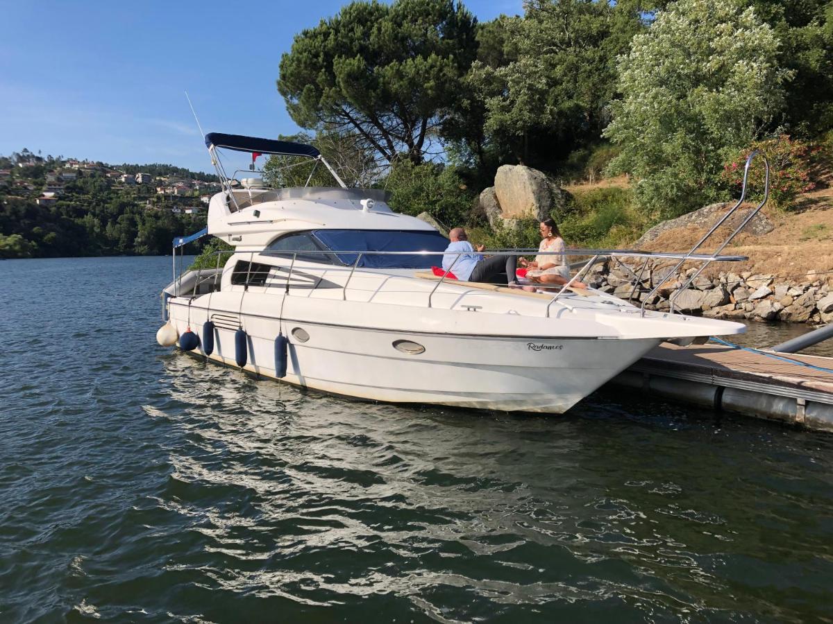 Отель Aquadouro Yacht Radames - Sleep Boat Experience Каштелу-ди-Пайва Экстерьер фото