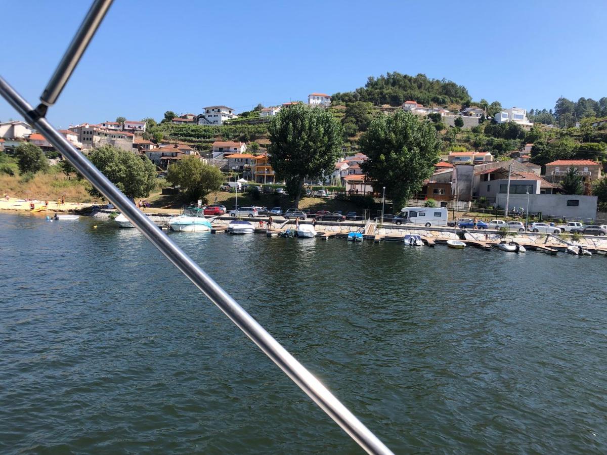 Отель Aquadouro Yacht Radames - Sleep Boat Experience Каштелу-ди-Пайва Экстерьер фото