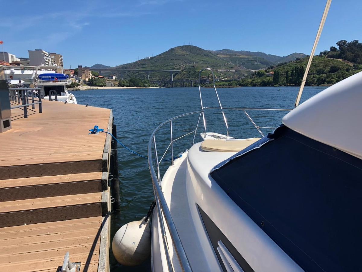 Отель Aquadouro Yacht Radames - Sleep Boat Experience Каштелу-ди-Пайва Экстерьер фото
