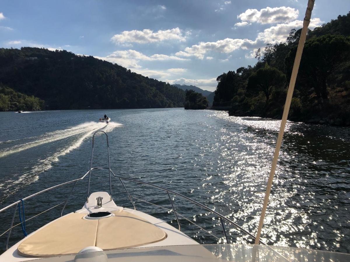 Отель Aquadouro Yacht Radames - Sleep Boat Experience Каштелу-ди-Пайва Экстерьер фото