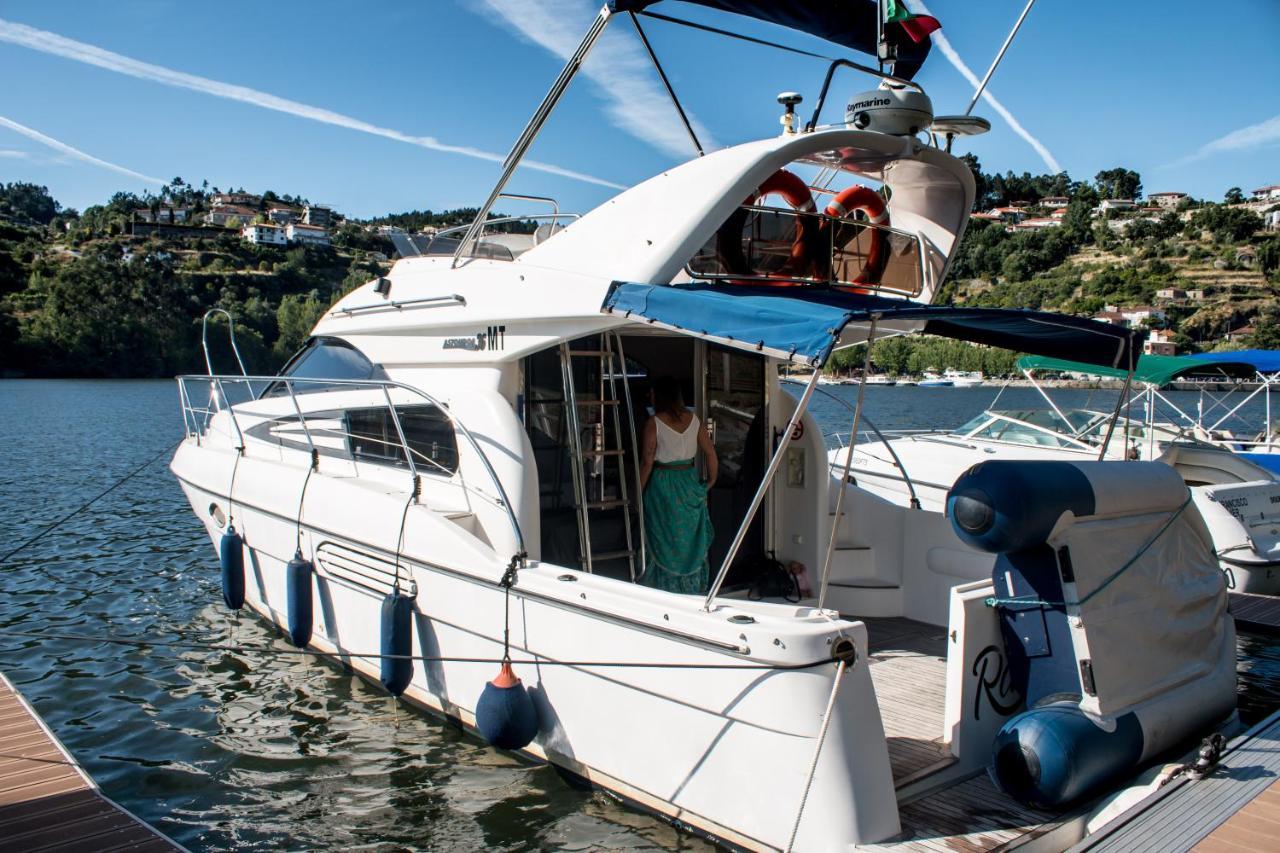 Отель Aquadouro Yacht Radames - Sleep Boat Experience Каштелу-ди-Пайва Экстерьер фото