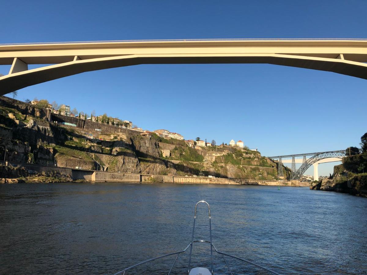 Отель Aquadouro Yacht Radames - Sleep Boat Experience Каштелу-ди-Пайва Экстерьер фото