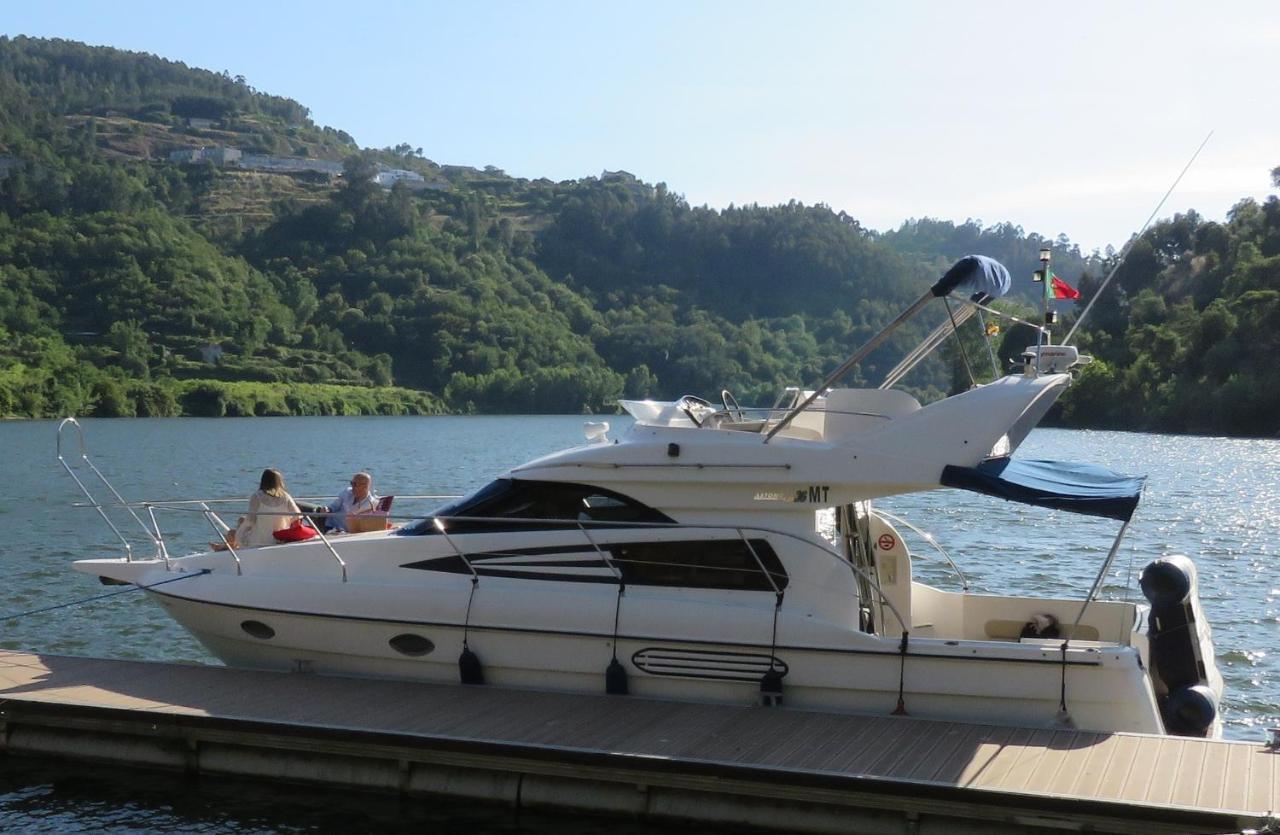 Отель Aquadouro Yacht Radames - Sleep Boat Experience Каштелу-ди-Пайва Экстерьер фото