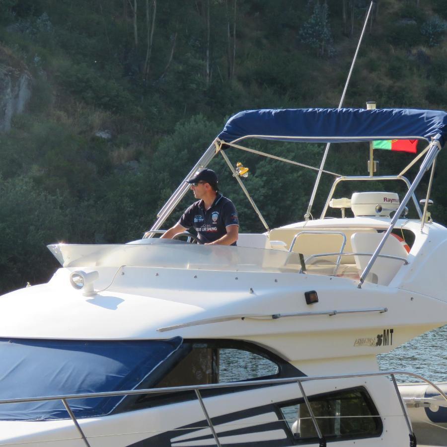 Отель Aquadouro Yacht Radames - Sleep Boat Experience Каштелу-ди-Пайва Экстерьер фото